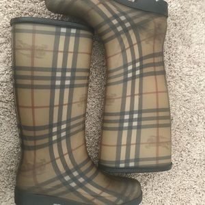 Burberry Woman’s Rain boots Sz9